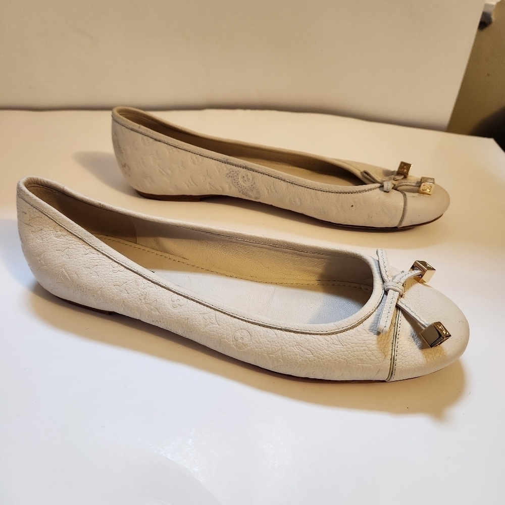 Louis Vuitton monogram flats size 38 in VGUC